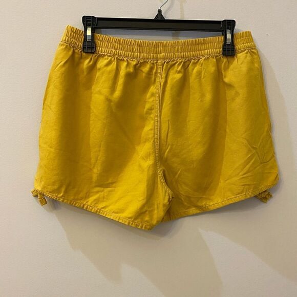 MadeWell Gold Cotton Shorts Women Size M - Picture 2 of 5